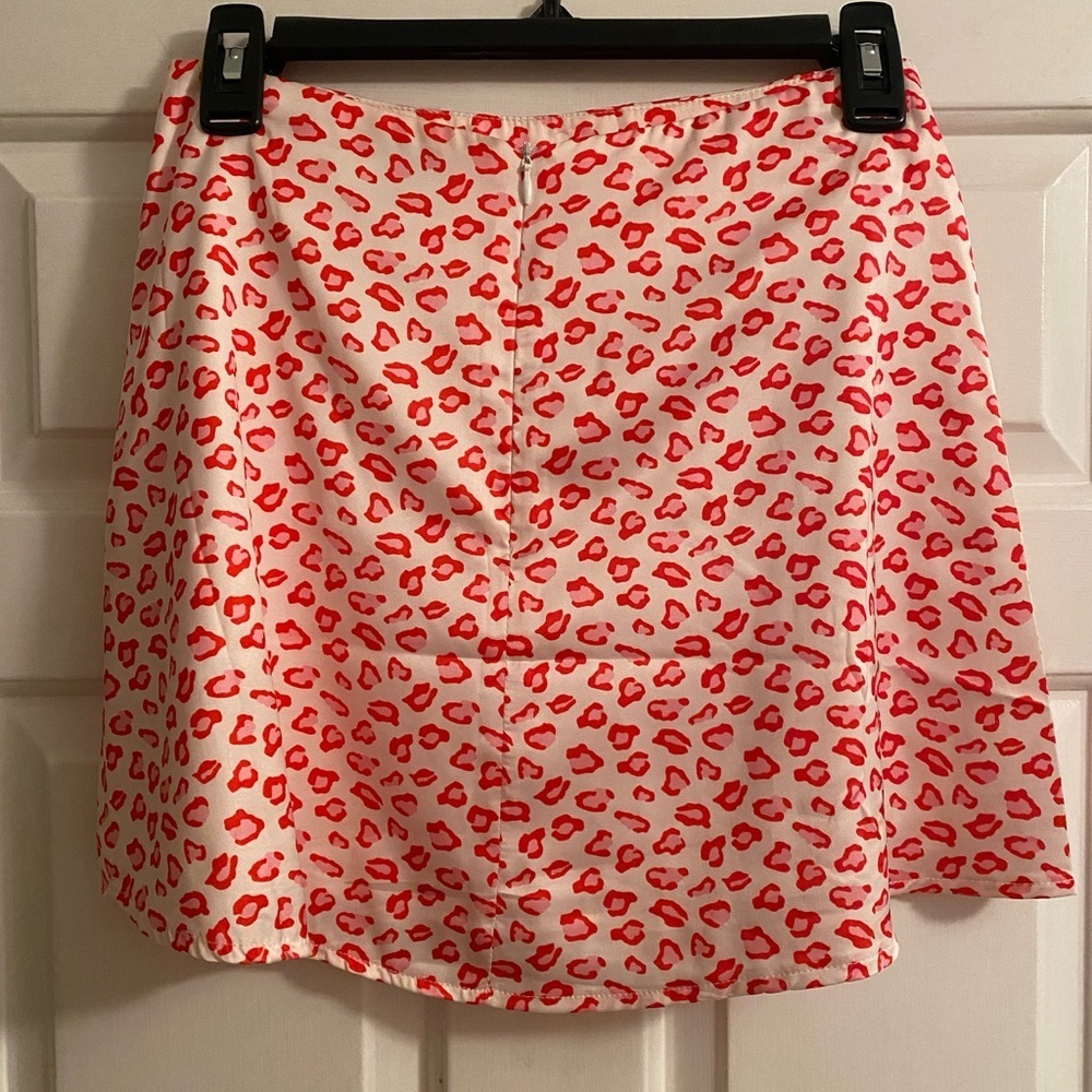 Princess Polly Pink Cheetah Satin Mini Skirt Size 6 - Picture 3 of 7